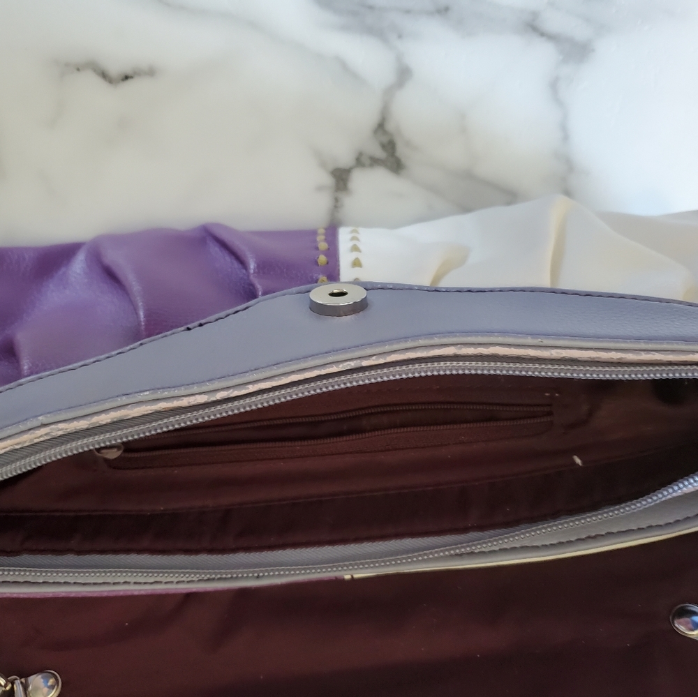 Purple & White Purse with stitching accents CUTE - Picture 7 of 16